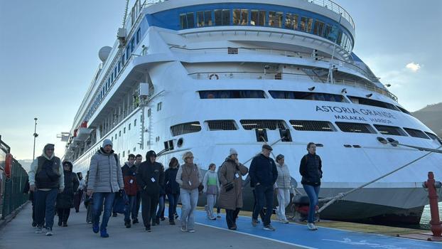 Amasra'ya kruvaziyerle yeni yılın ilk Rus turistleri geldi