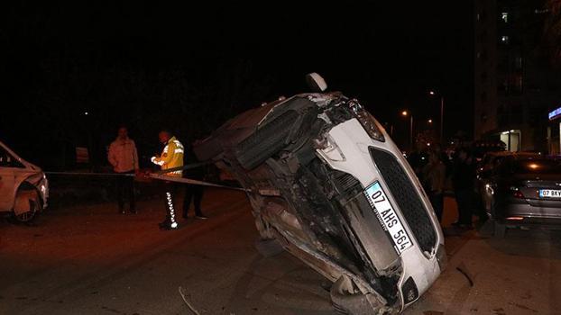 Alkollü sürücü, otomobiliyle park halindeki araçlara çarptı