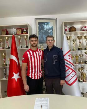 Ayvalıkgücü Belediyespor genç kaleci ile imzaladı