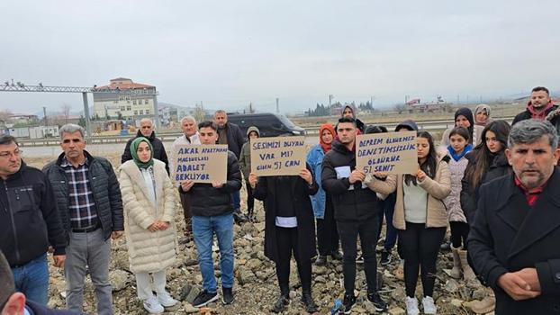 51 kişinin öldüğü 2 binanın müteahhidi tahliye edildi; aileler karara tepkili