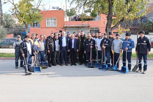 Büyükşehir ile Yüreğir Belediyesi'nden ortak temizlik çalışması