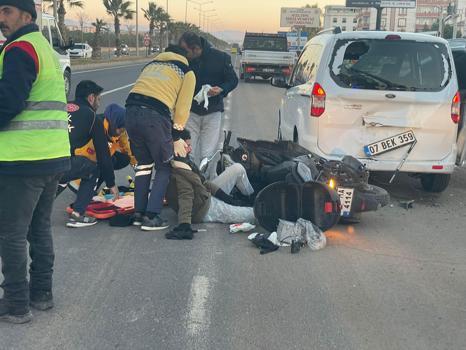 Mardin'de hafif ticari araca arkadan çarpan motosikletin sürücüsü yaralandı