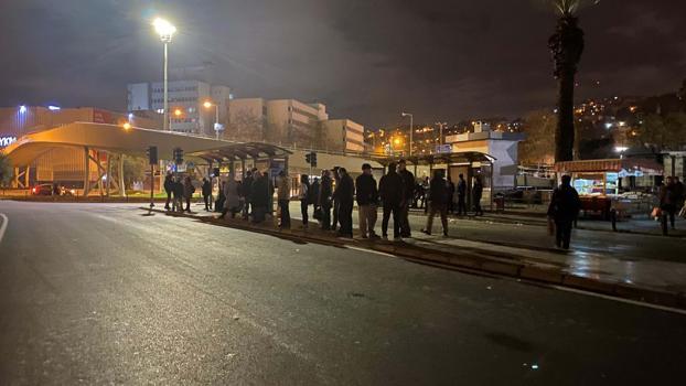 İzmir'de otobüs şoförleri iş bıraktı