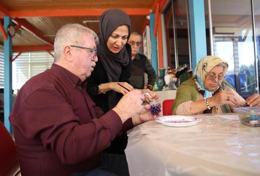 Alzheimer hastalarının umut evi 'Mavi Ev'