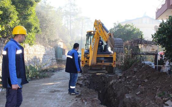 Kemer Aslanbucak'ın içme suyu hattı yenileniyor