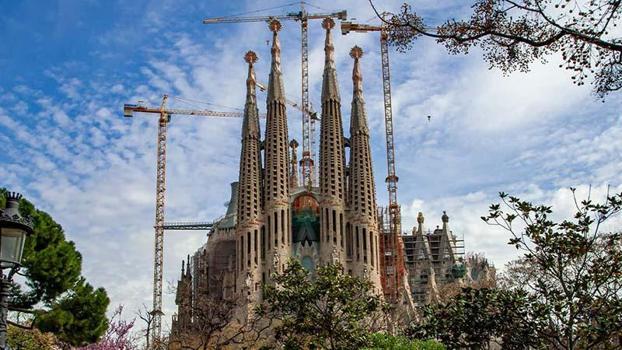 İspanya'nın sembollerinden 'La Sagrada Familia'nın inşaatı 2026'da tamamlanacak