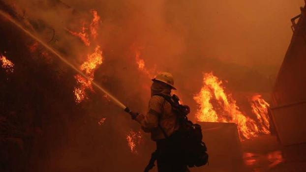 Los Angeles’taki yangında 5 kişi hayatını kaybetti