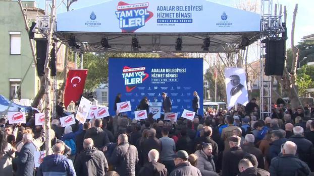 İstanbul- İmamoğlu'na Büyükada'da Adabüs protestosu