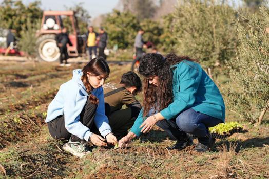 Tarsus Belediyesi'nden tarıma ve eğitime destek