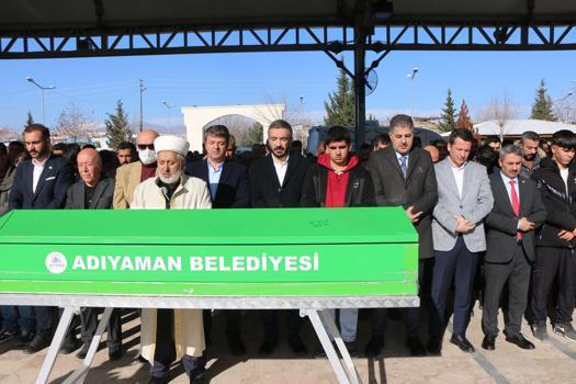 Adıyaman'daki kazada ölen 5 kişi toprağa verildi