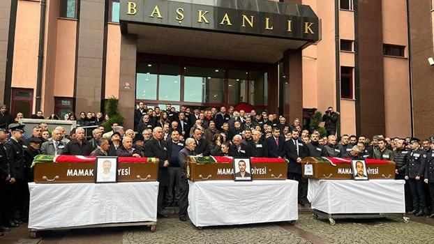 Ankara'da kazada ölen 3 işçi için belediye önünde tören