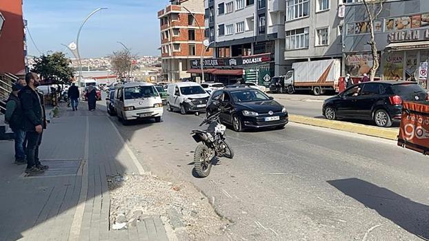 Motosikletin çarptığı kadın ağır yaralandı