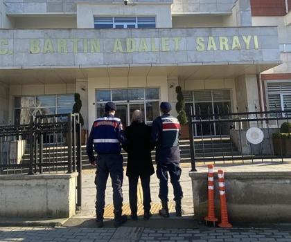 Kesinleşmiş hapis cezasıyla aranan 2 kişi yakalandı