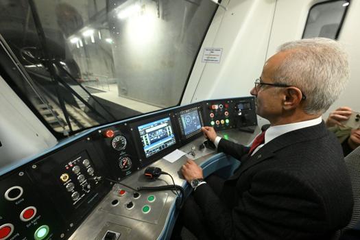 İstanbul - Bakan Uraloğlu: İstanbul Havalimanı - Arnavutköy metro hattı 1 yılda 4,2 milyon yolcu taşıdı