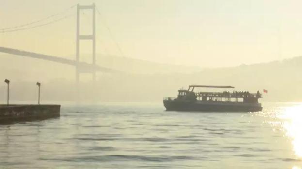 İstanbul Boğazı'nda gemi trafiği askıya alındı