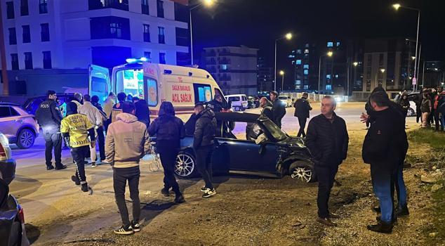 Edirne’de iki otomobilin çarpıştığı kaza kamerada: 4 yaralı