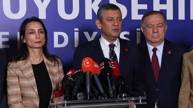 DEM Parti Heyeti, Saraçhane'deki İBB binasında Özgür Özel ile bir araya geldi