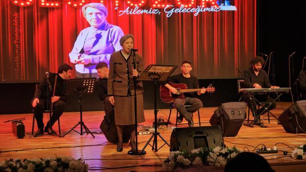 Huzurevinde kalanlardan ‘Aile Yılı’ için ses yarışması /Ek fotoğraflar