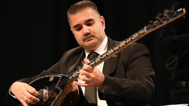 Başsavcı, 'Gel Sevelim' ve 'Yandı Bağrım' türküleri ile Neşet Ertaş'ı andı