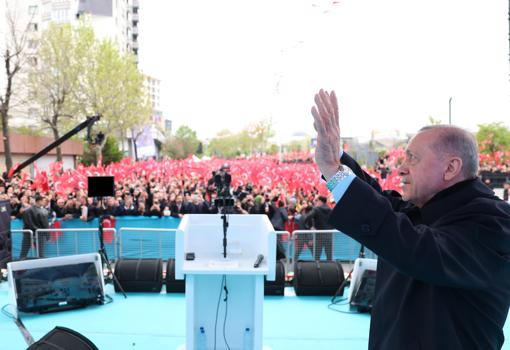 İstanbul - Cumhurbaşkanı Erdoğan: İnsanı yaşat ki devlet yaşasın