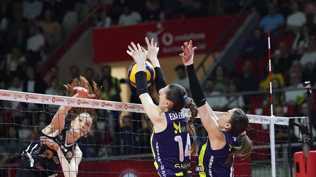 VakıfBank, final serisinde 2-0 öne geçti