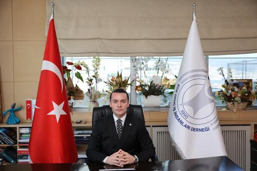 'Cumhuriyetimizin vazgeçilmez değerleri, çocuklarımızın ellerinde yükselecek'