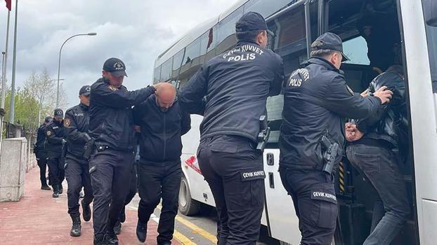 Sakarya'da 5 kişinin öldüğü silahlı çatışmada firari 3 şüpheli teslim oldu