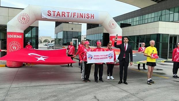 Atatürk'ün Selanik'teki evinden alınan toprak, İpsala'da törenle atletlere teslim edildi