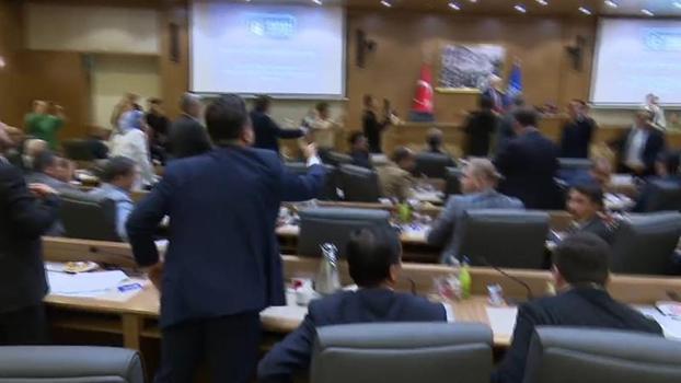 Bursa Büyükşehir Meclisi'nde grup sözcüleri arasında tartışma