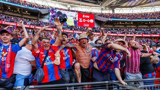 Crystal Palace, ilk kez FA Cup'ı müzesine götürdü