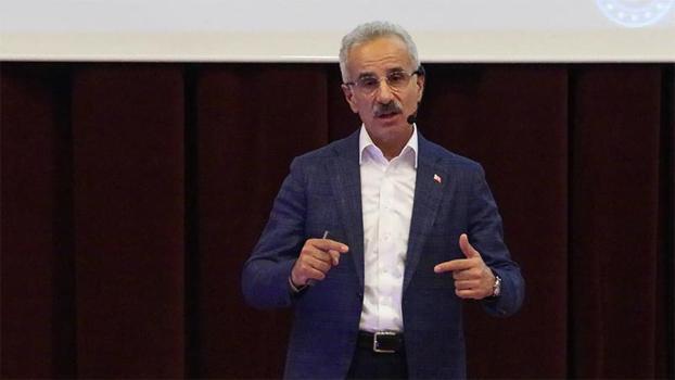Bakan Uraloğlu: Biz yapay zekânın her şeyine asla güvenmeyeceğiz