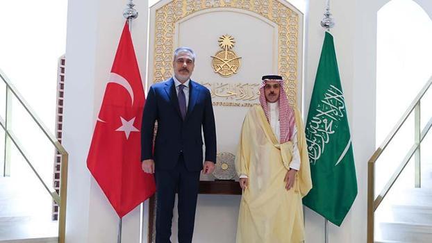 Bakan Fidan, Suudi Arabistan Dışişleri Bakanı bin Ferhan ile bir araya geldi