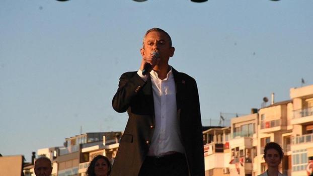 Özgür Özel: Gençlere yasakların yasak olduğu bir Türkiye vaat ediyoruz