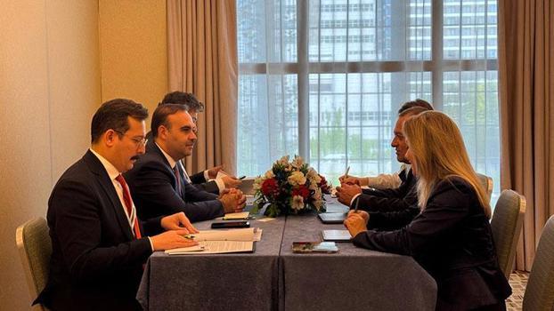 Bakan Kacır'dan Polonya'da diplomasi trafiği