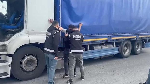 Durdurulan TIR'da 5 milyon 670 bin dolu makaron ele geçirildi