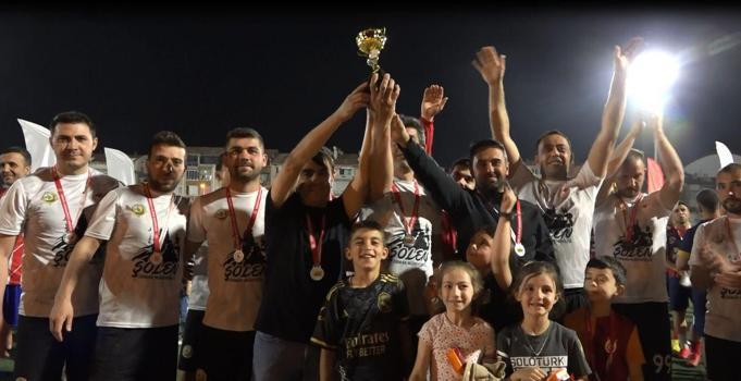 Burdur'da futbol turnuvasının şampiyonu Emniyet Müdürlüğü oldu
