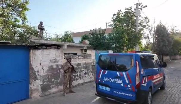 İş yerlerini kurşunlayıp kundaklayan 'Daltonlar' üyesi 3 şüpheli yakalandı