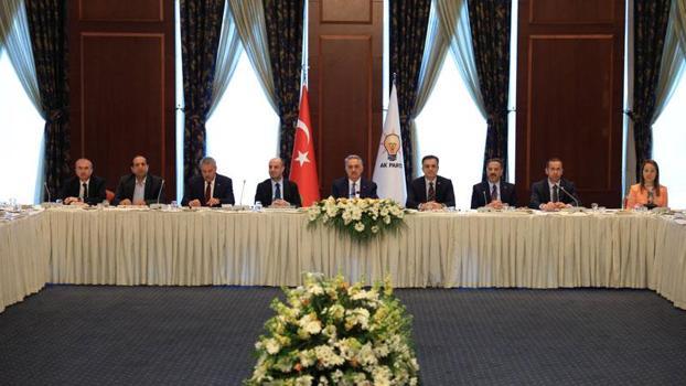AK Parti'den yeni anayasa çalıştayı