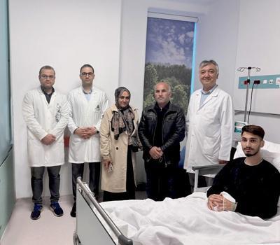 4 ayda 45 kiloya düşen 19 yaşındaki Davut, babasının böbreğiyle hayata tutundu
