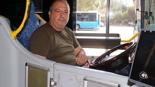 Otobüsünde unutulan 10 bin liranın bulunduğu çantayı yetkililere teslim etti
