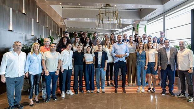 A Milli Kadın Basketbol Takımı'na uğurlama yemeği