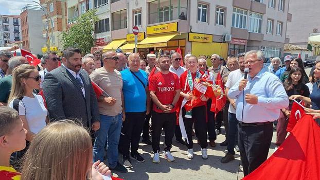 Avrupa şampiyonu Eylem Engin, Edirne'de coşkuyla karşılandı