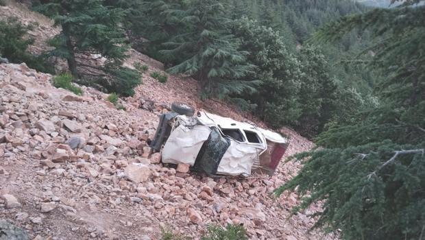 Gaziantep'te kamyonet uçuruma yuvarlandı: Aynı aileden 3 ölü, 1 yaralı