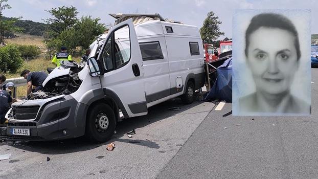 Karavan, otoyolda kamyona çarptı; 1 ölü, 1 yaralı