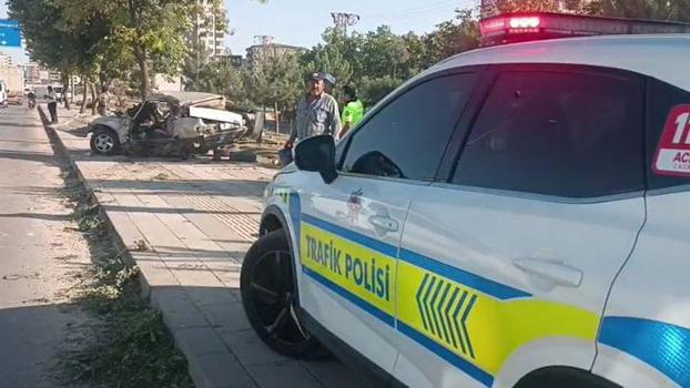 Gaziantep'te otomobil ile 2 servis minibüsü çarpıştı; 10 yaralı
