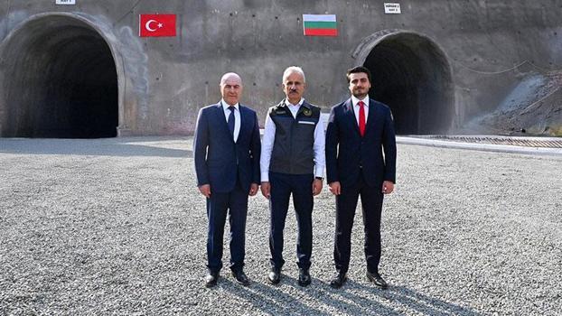 Bakan Uraloğlu’ndan Bulgaristan’da şantiye ziyareti