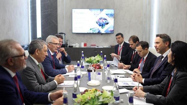 Enerji ve Tabii Kaynaklar Bakanı Alparslan Bayraktar, Rusya'da