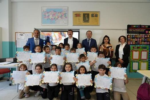 Milli Eğitim Bakanı Yusuf Tekin, Bahçelievler’de karne dağıtım törenine katıldı