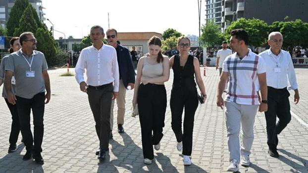 Özgür Özel, Nehir Zeyrek'i sınav sabahı yalnız bırakmadı