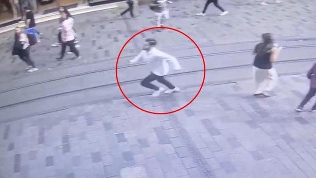 Taksim’de 68 suçtan aranan şüphelinin kovalamaca sonucu yakalandığı anlar kamerada